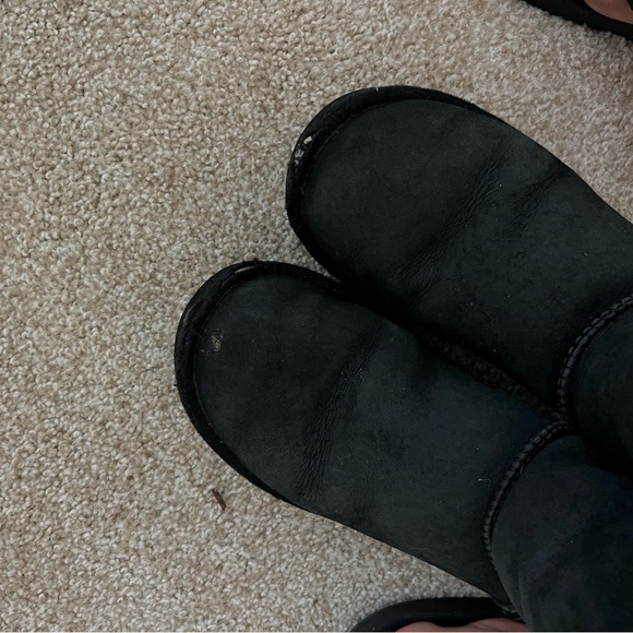 Authentic Short Black Uggs - Picture 4 of 5